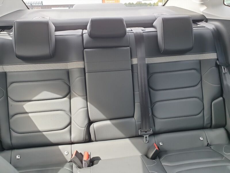 More views of Citroen e-C4 X