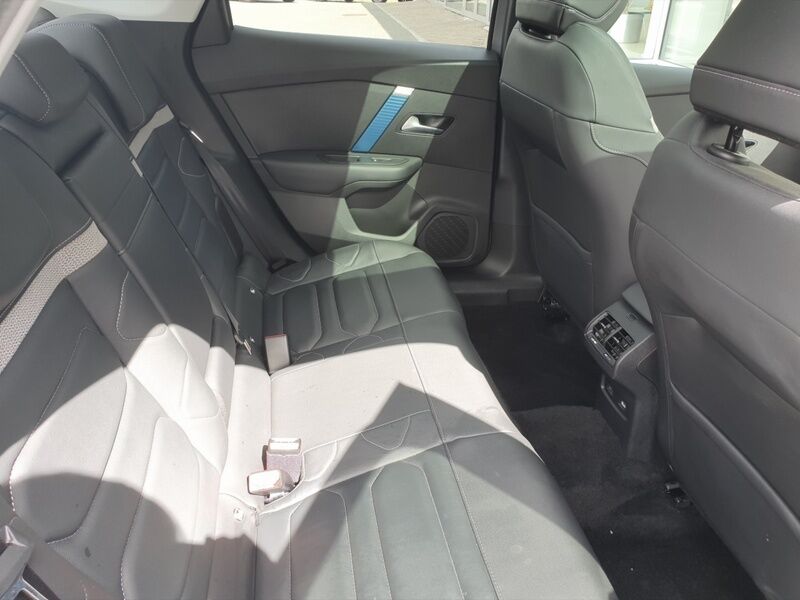 More views of Citroen e-C4 X