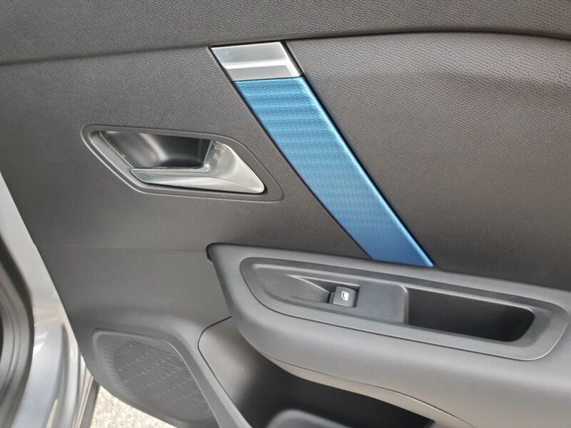 More views of Citroen e-C4 X