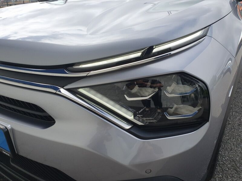 More views of Citroen e-C4 X