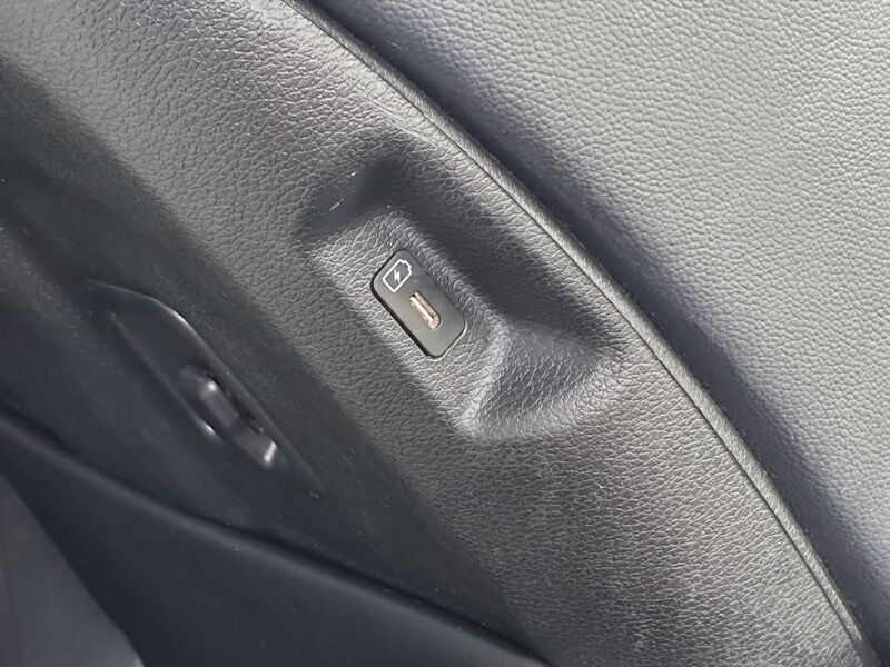 More views of Kia Sportage