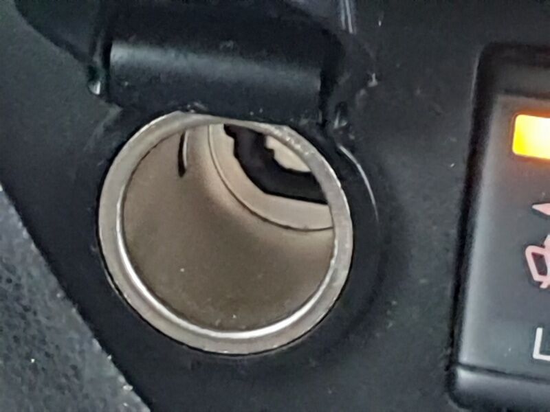 More views of Nissan Leaf