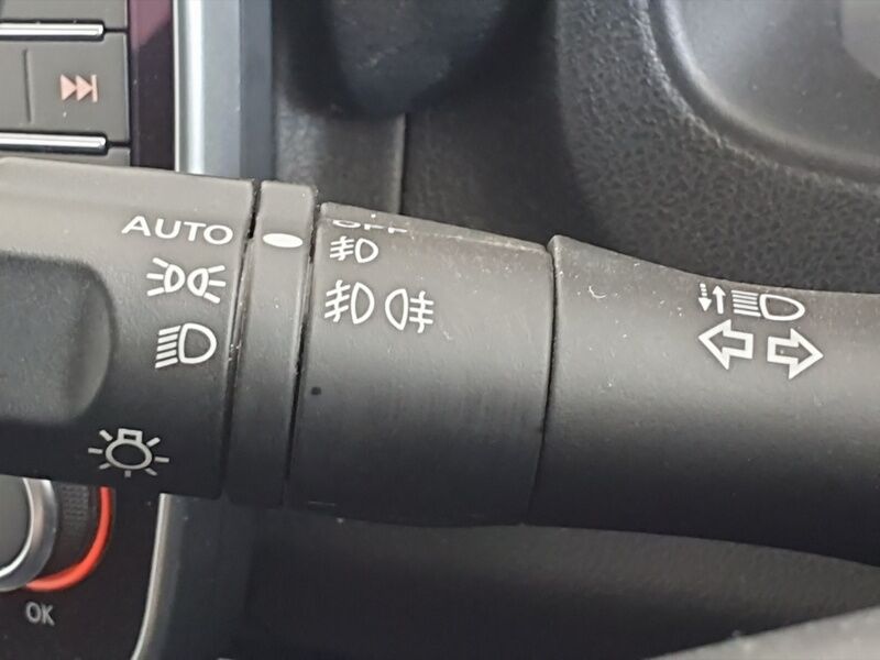 More views of Nissan Leaf