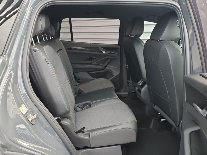 More views of Volkswagen Tayron