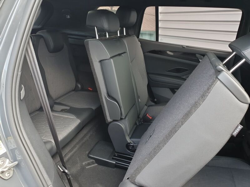 More views of Volkswagen Tayron