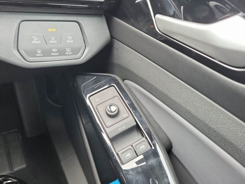 More views of Volkswagen ID.5