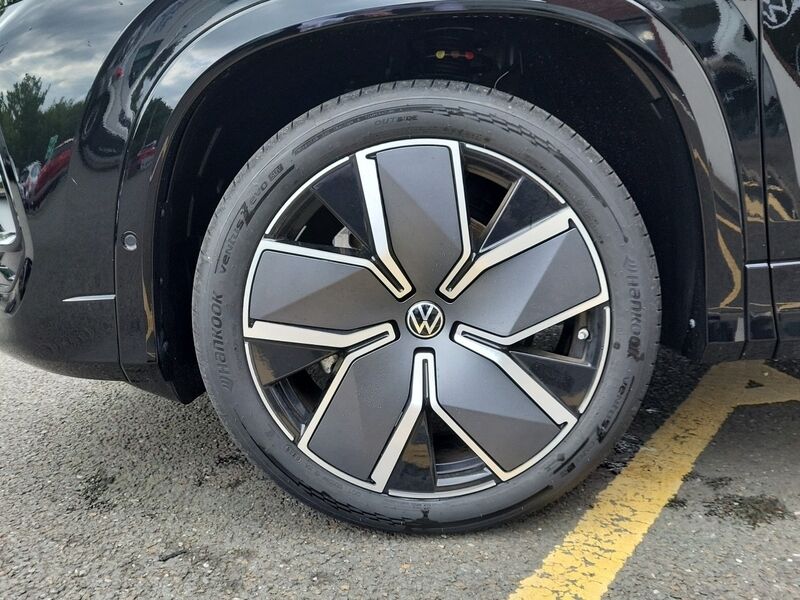 More views of Volkswagen Tayron