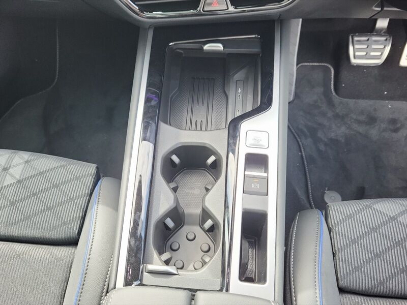 More views of Volkswagen Passat
