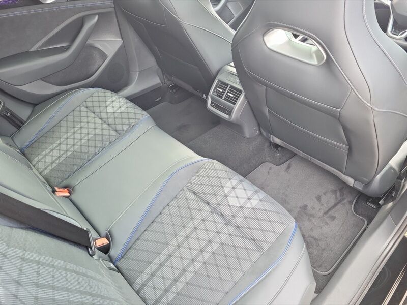 More views of Volkswagen Passat
