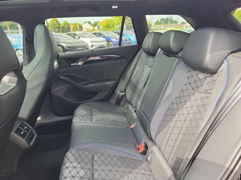 More views of Volkswagen Passat