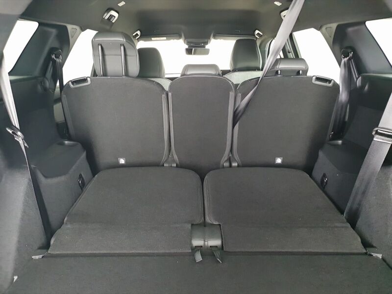 More views of Peugeot 5008