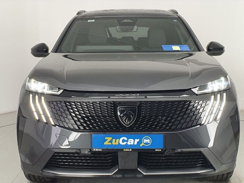 More views of Peugeot 5008