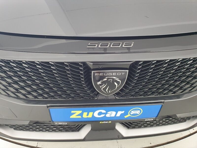 More views of Peugeot 5008