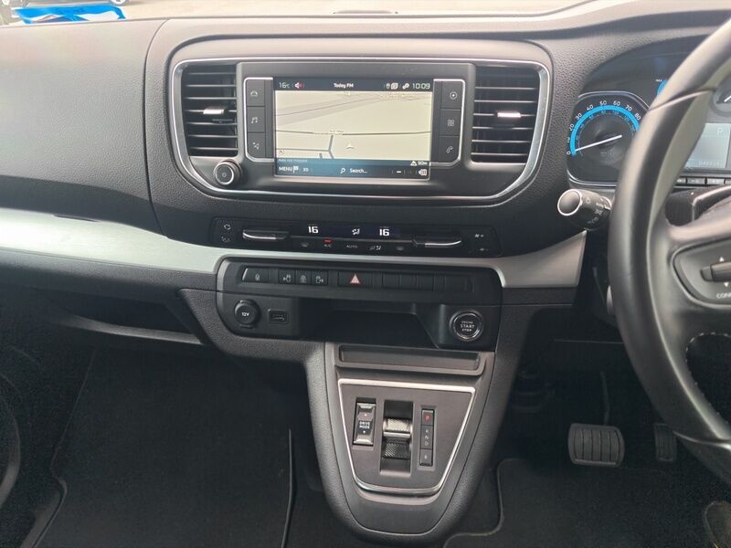 More views of Citroen Spacetourer