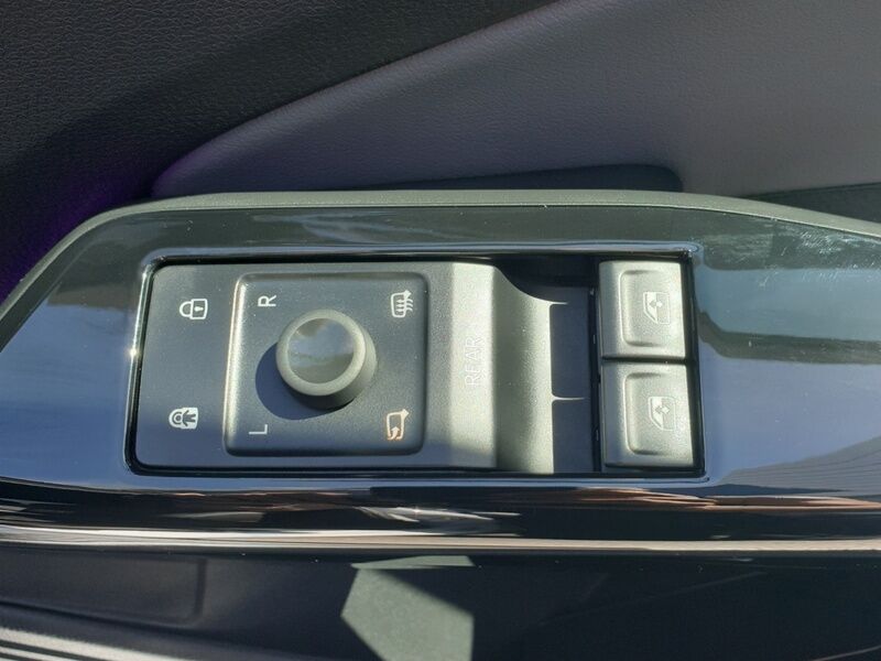 More views of Volkswagen ID.4