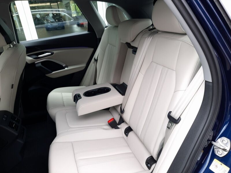 More views of Audi Q5