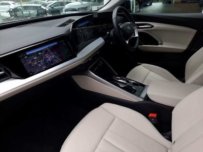 More views of Audi Q5