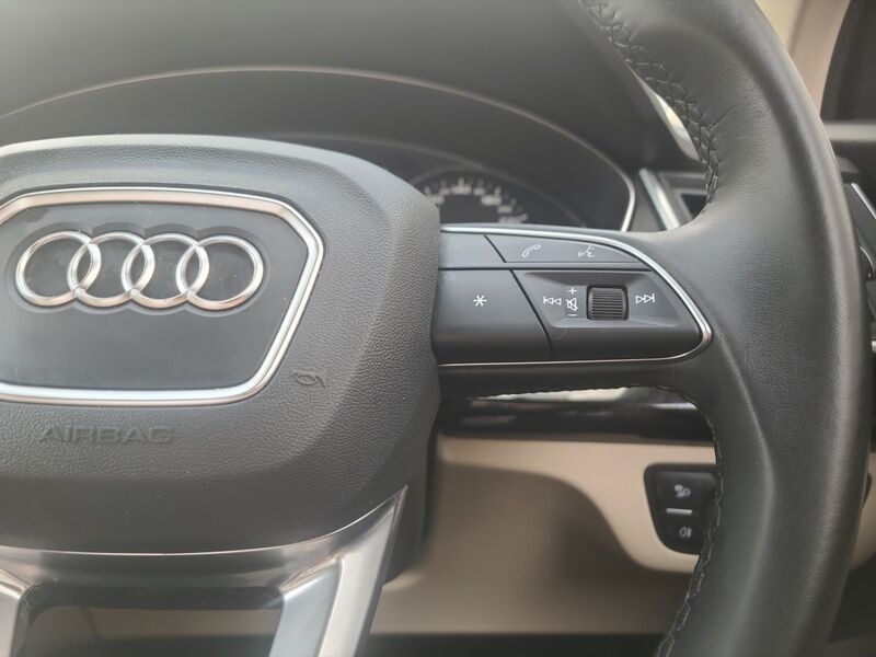 More views of Audi Q5