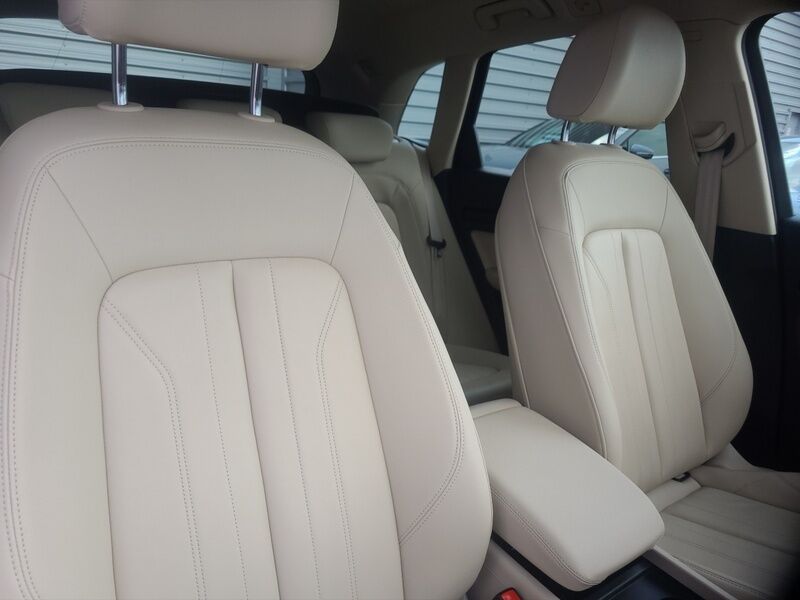More views of Audi Q5
