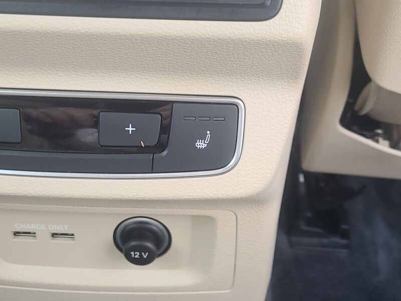 More views of Audi Q5