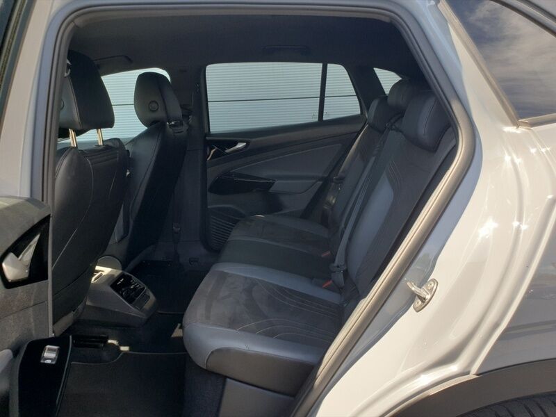 More views of Volkswagen ID.4