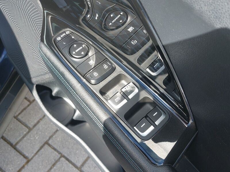More views of Kia e-Niro