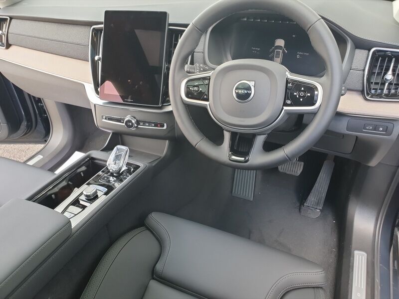 More views of Volvo XC90
