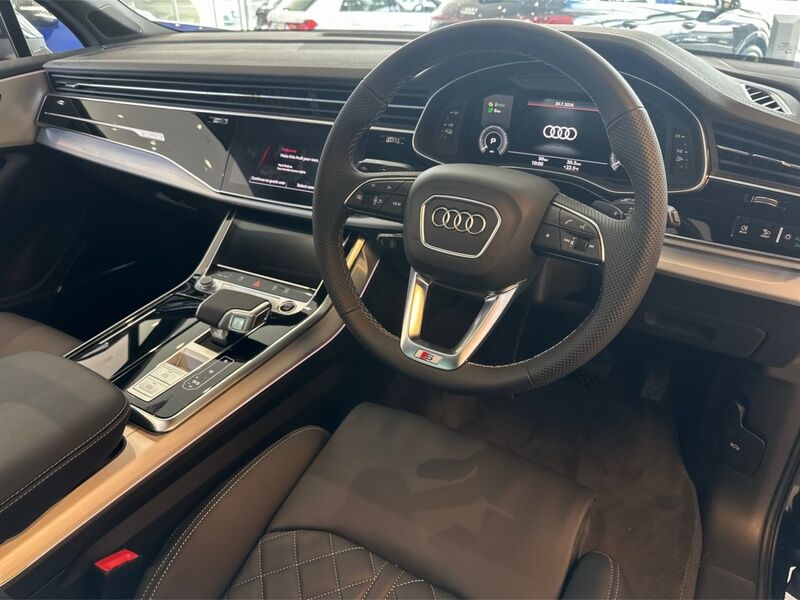 More views of Audi Q7