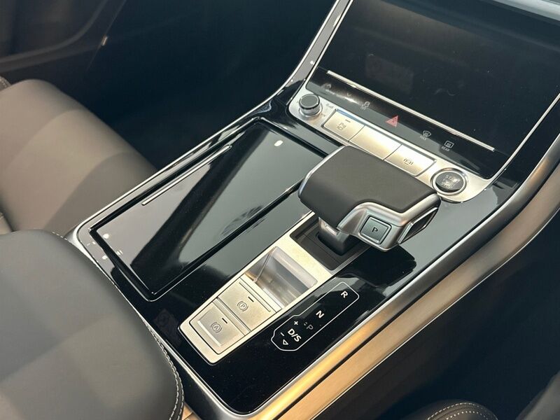 More views of Audi Q7