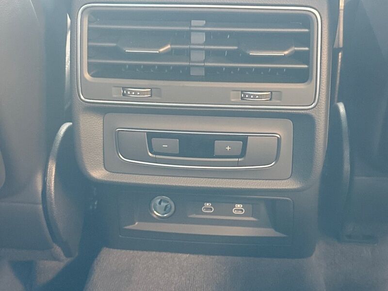 More views of Audi Q7