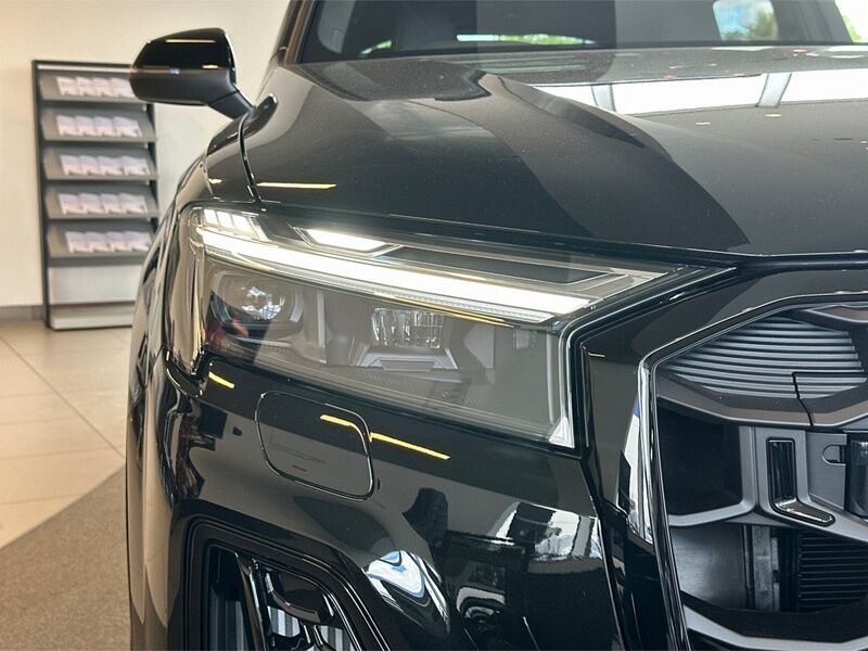 More views of Audi Q7
