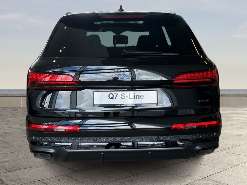 More views of Audi Q7