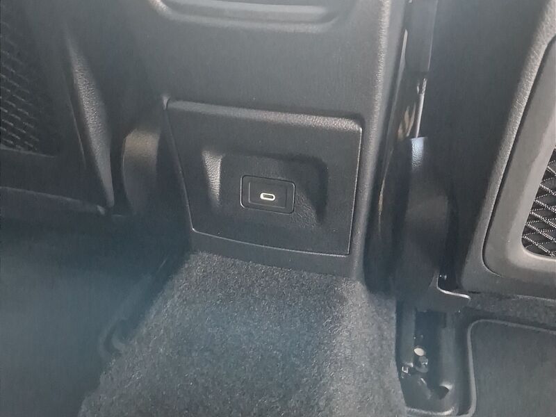 More views of Mercedes-Benz CLA