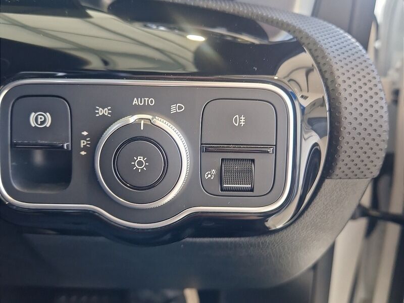 More views of Mercedes-Benz CLA