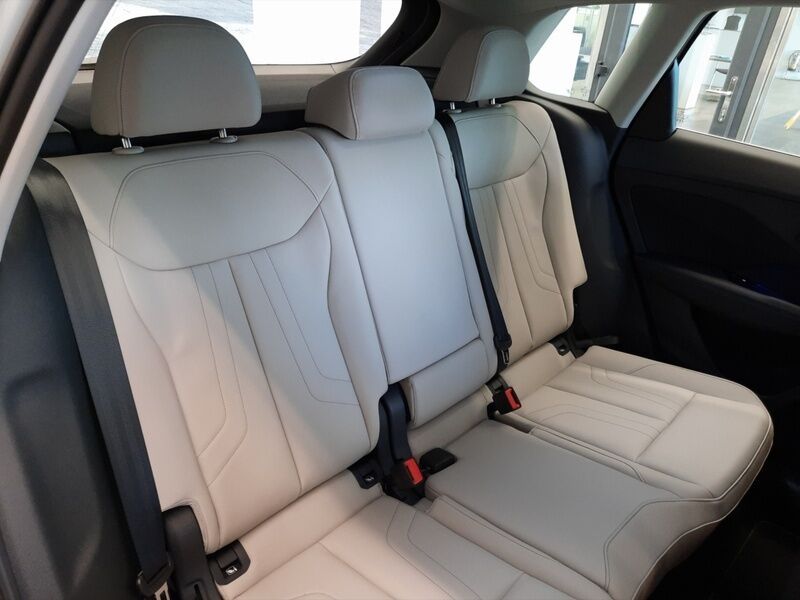 More views of Audi Q3