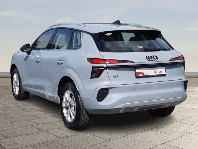 More views of Audi Q3