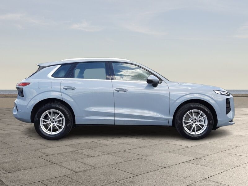More views of Audi Q3