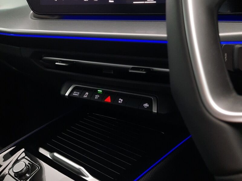 More views of Audi Q3