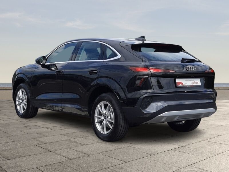More views of Audi Q3