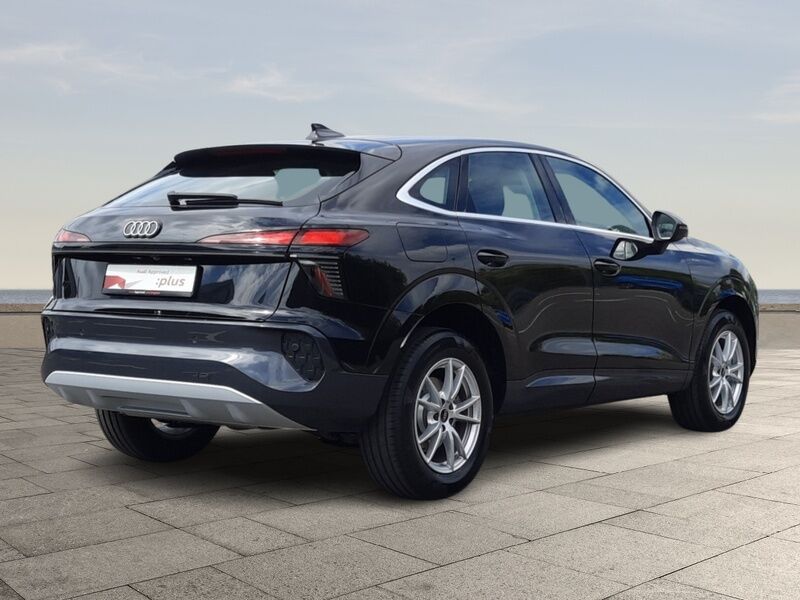 More views of Audi Q3