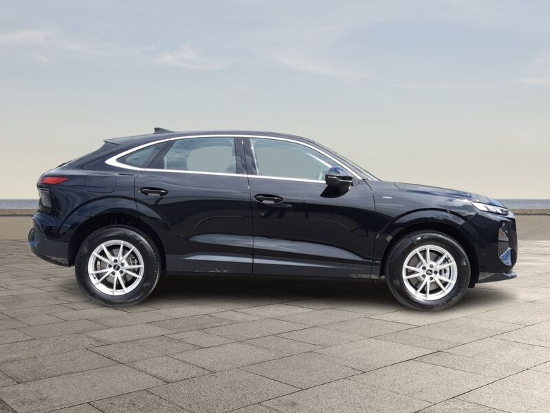 More views of Audi Q3