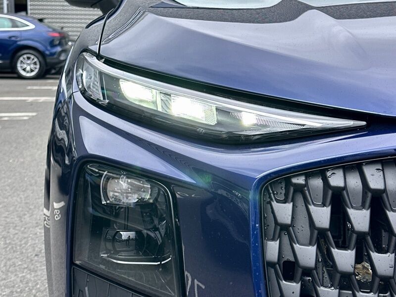More views of Audi Q3