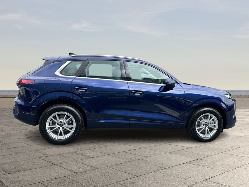 More views of Audi Q3