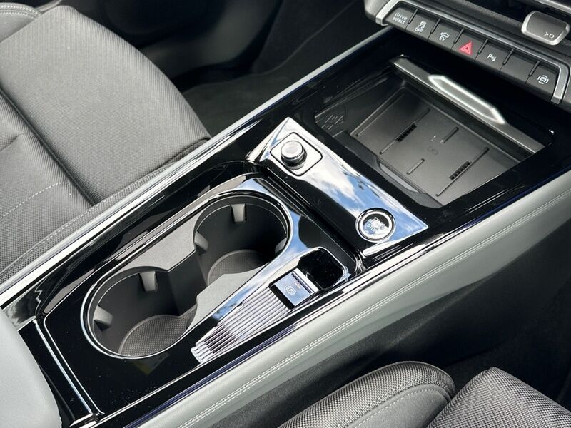 More views of Audi Q3