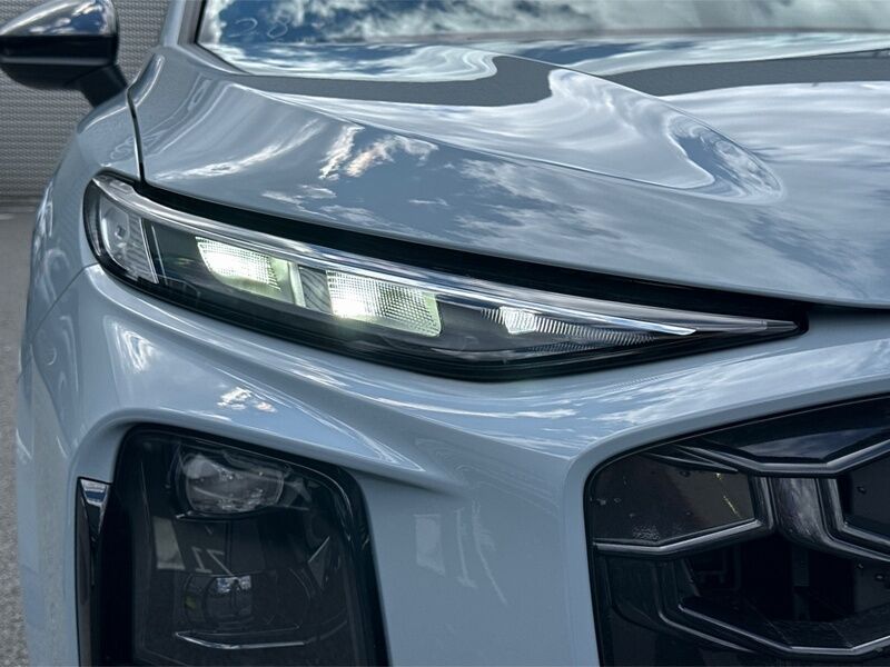 More views of Audi Q3