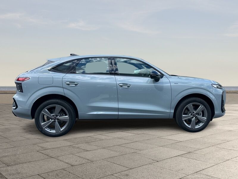 More views of Audi Q3
