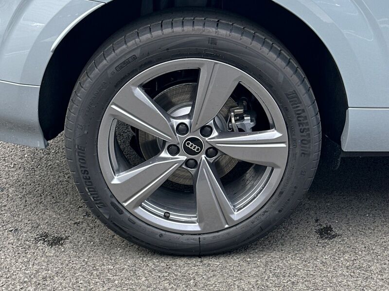 More views of Audi Q3