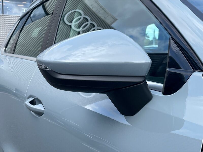 More views of Audi Q3