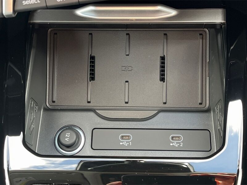 More views of Audi Q3