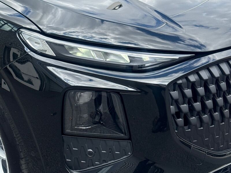 More views of Audi Q3